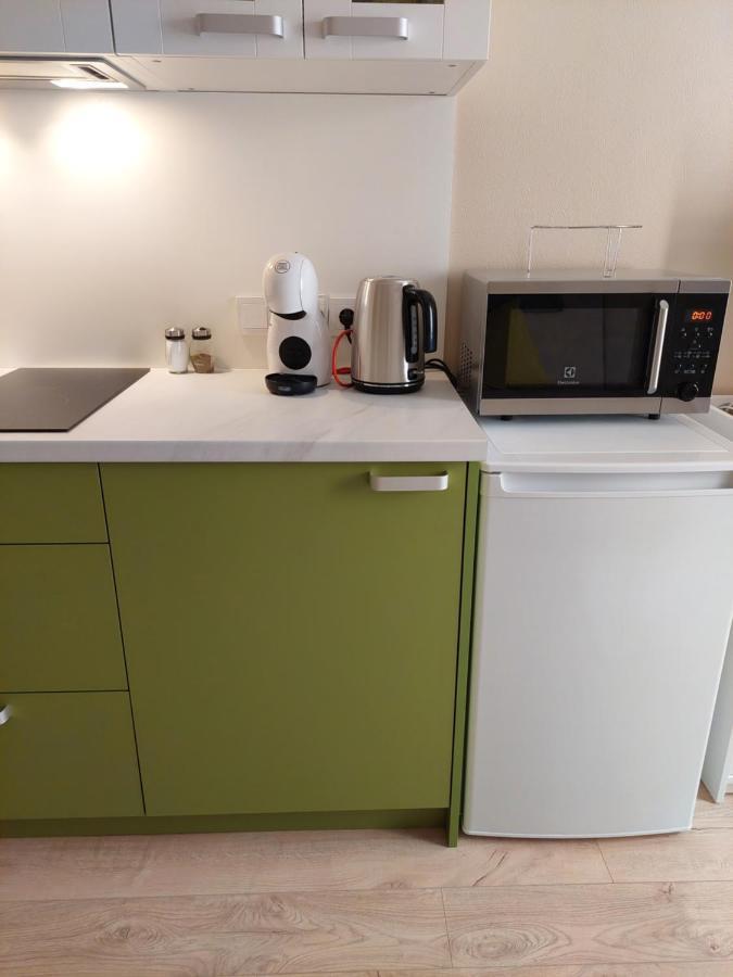 Cosy One Seperate Bedroom Apartment In City Center, Perfect For Family Trip. Рига Экстерьер фото