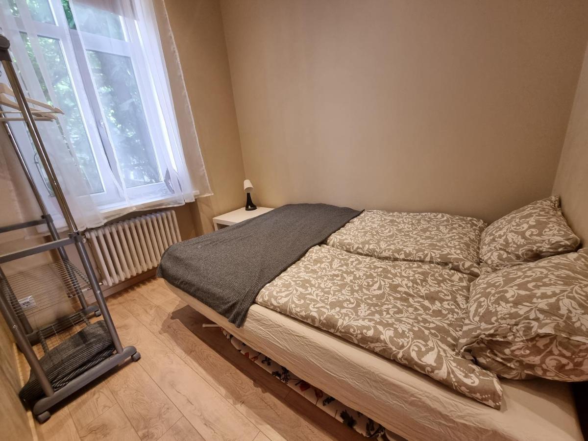 Cosy One Seperate Bedroom Apartment In City Center, Perfect For Family Trip. Рига Экстерьер фото