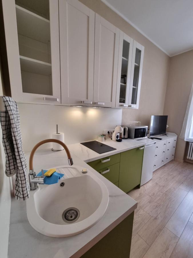 Cosy One Seperate Bedroom Apartment In City Center, Perfect For Family Trip. Рига Экстерьер фото